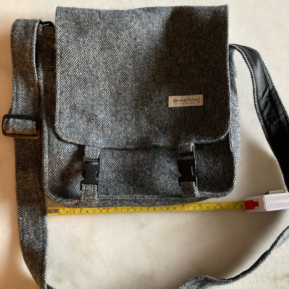 New! Jonathan Richard Ireland neutral grey & black tweed messenger bag - Picture 9 of 13